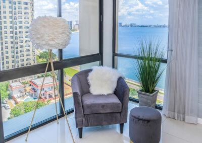 Bayshore-Corner Chair
