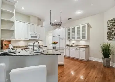 Lime Door Décor Tampa - Tennessee Avenue Home Staging