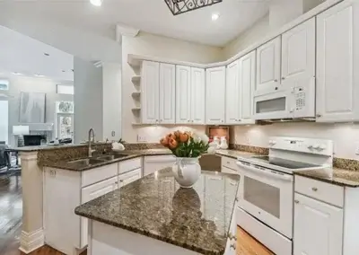 Lime Door Décor Tampa - Tennessee Avenue Home Staging